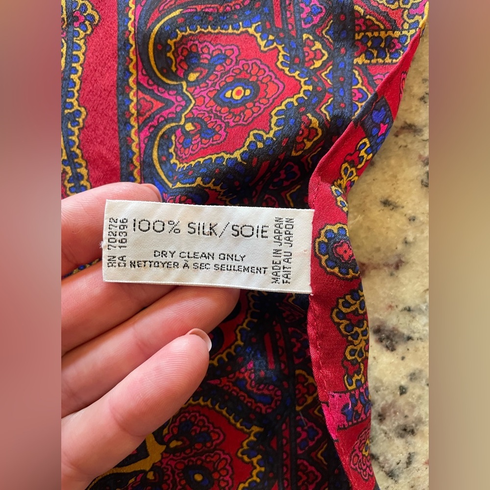 Pristine vintage 100% silk Liz Claiborne Paisley Scarf - Picture 4 of 7